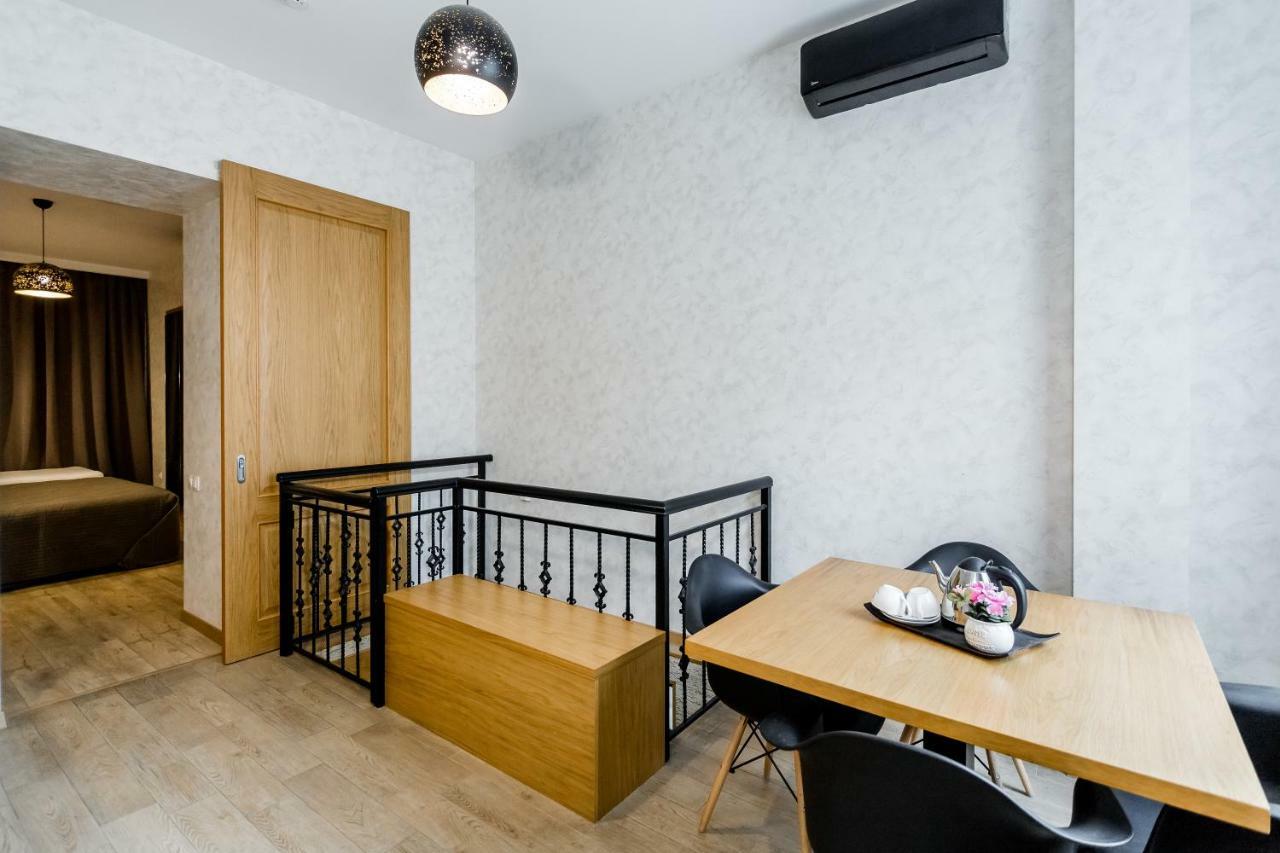 Rasta Boutique Hotel Meidan Tbilisi Esterno foto