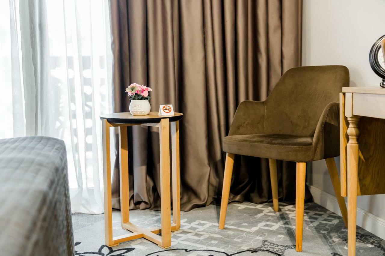 Rasta Boutique Hotel Meidan Tbilisi Esterno foto